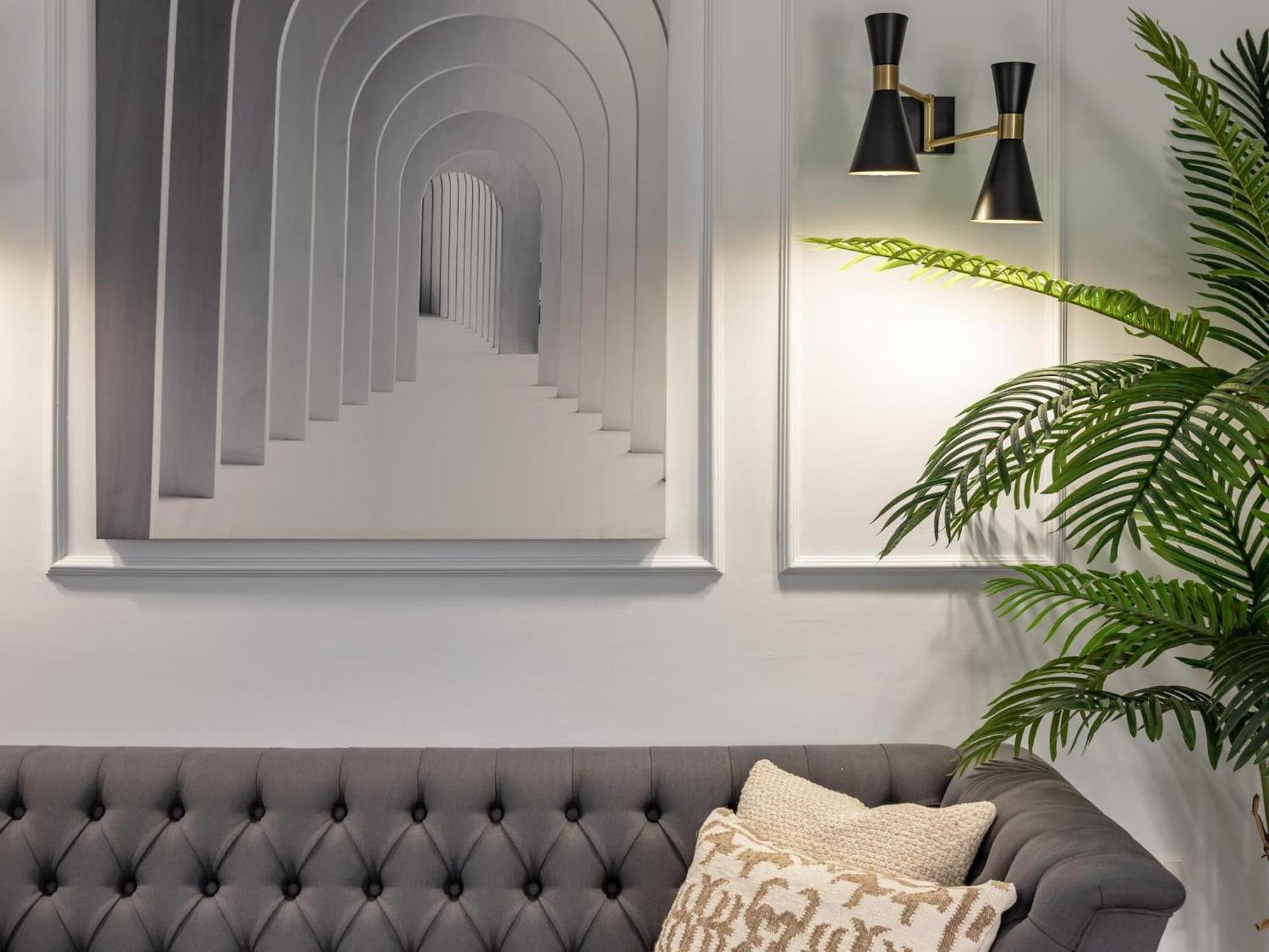 Central Stylish And Elegant 1 & 2 Bedroom Apartments III กรานาดา ภายนอก รูปภาพ