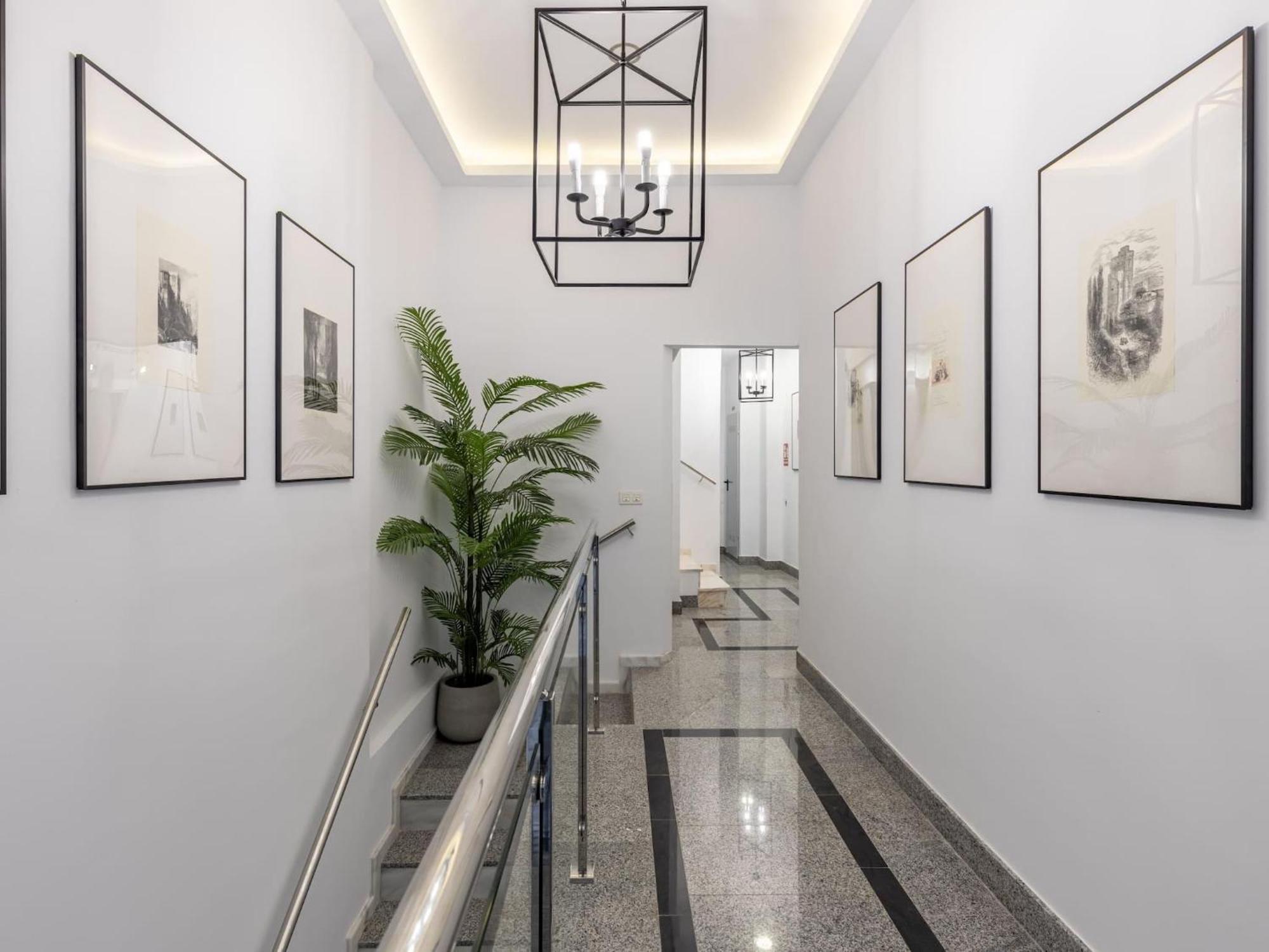 Central Stylish And Elegant 1 & 2 Bedroom Apartments III กรานาดา ภายนอก รูปภาพ