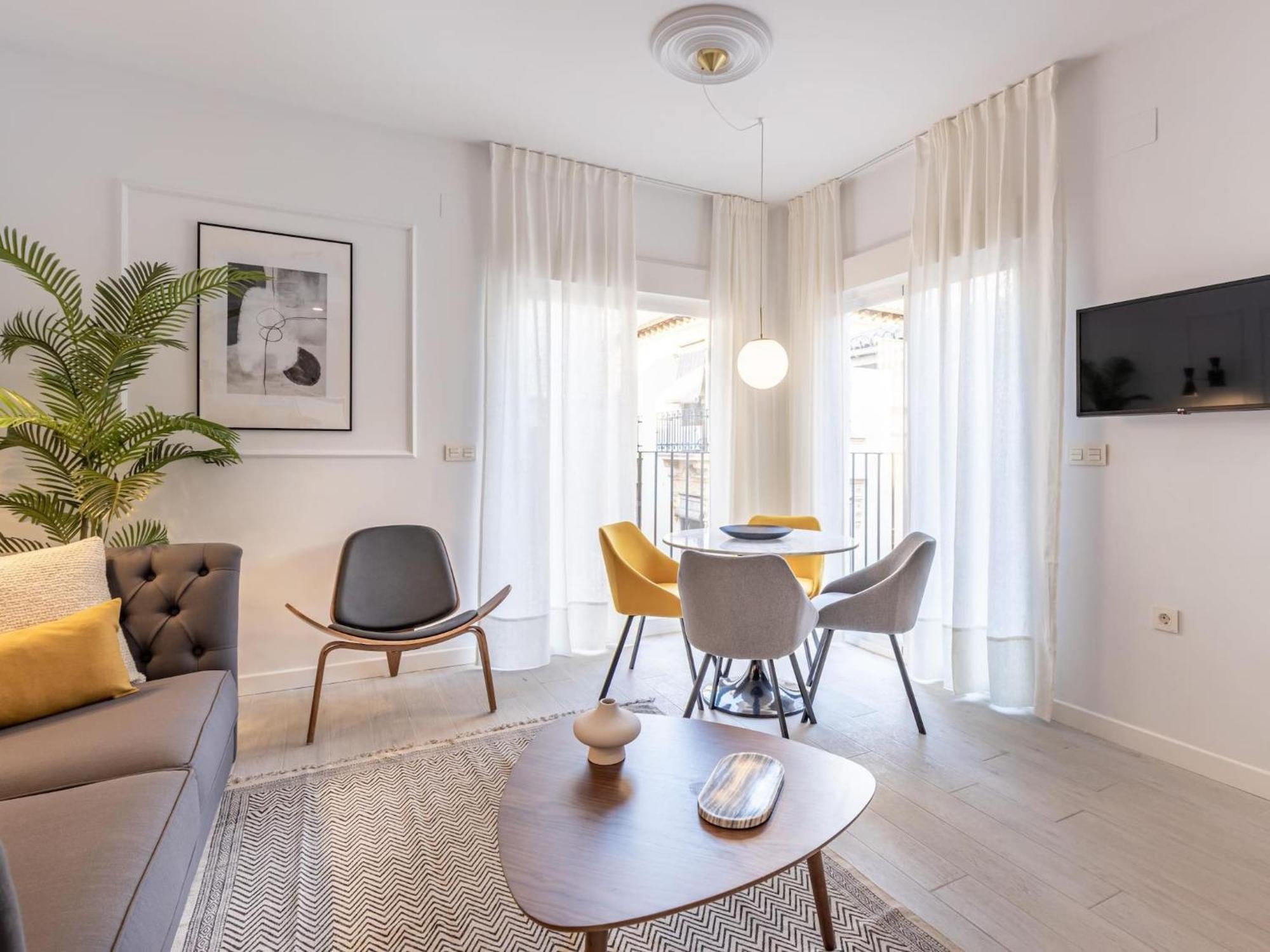 Central Stylish And Elegant 1 & 2 Bedroom Apartments III กรานาดา ภายนอก รูปภาพ
